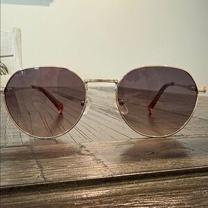 Women’s Sunglasses Round Lenses Gold Frame Brown Lenses NWOT